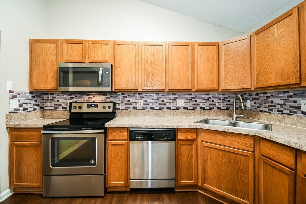 2041 Hunters Trace Cir - Photo 6 of 16