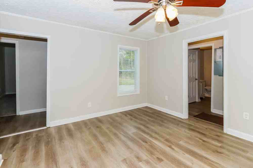 1308 Greenbriar Dr - Photo 6 of 16