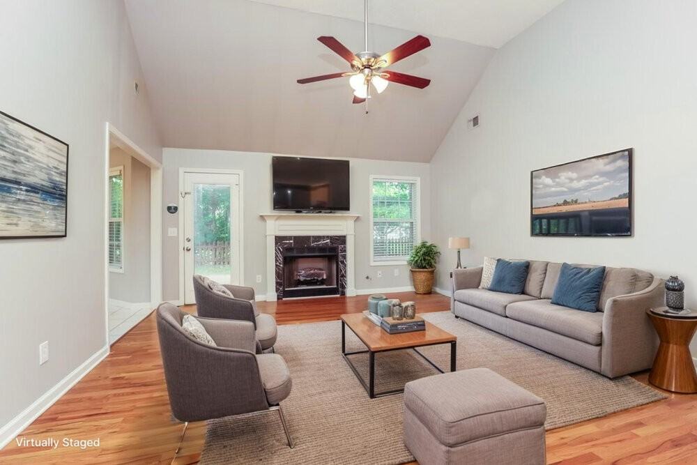 7004 Bridgewater Dr - Photo 3 of 20