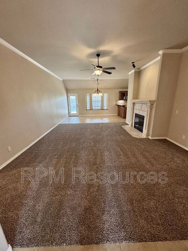 10800 Se 27th St - Photo 3 of 25