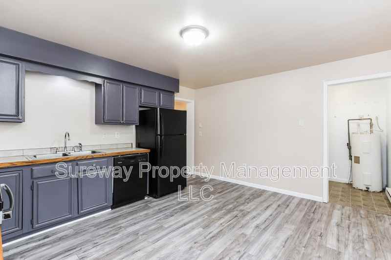 50 Dahlia St - Photo 6 of 15