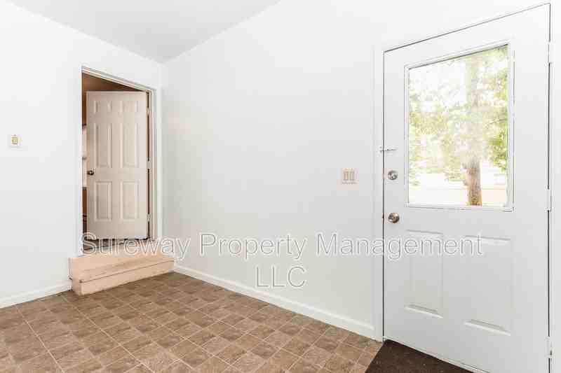 50 Dahlia St - Photo 7 of 15