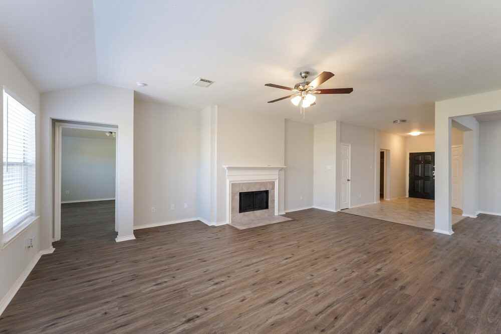 28506 Carly Cove Ln - Photo 4 of 19