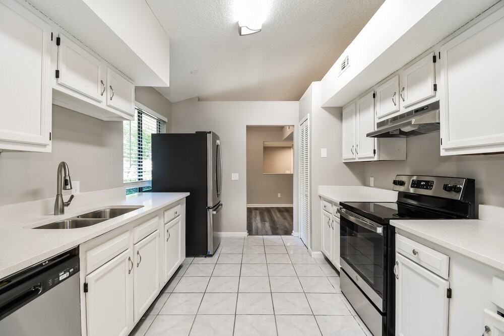 11325 Mcnichols Ct - Photo 7 of 19