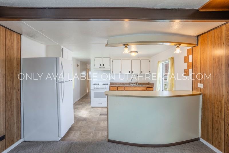 440 W Main St #5 - Photo 3 of 18
