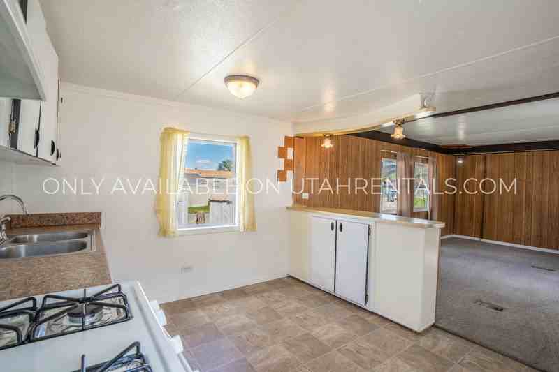 440 W Main St #5 - Photo 4 of 18