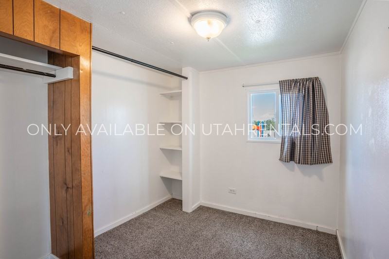 440 W Main St #5 - Photo 5 of 18