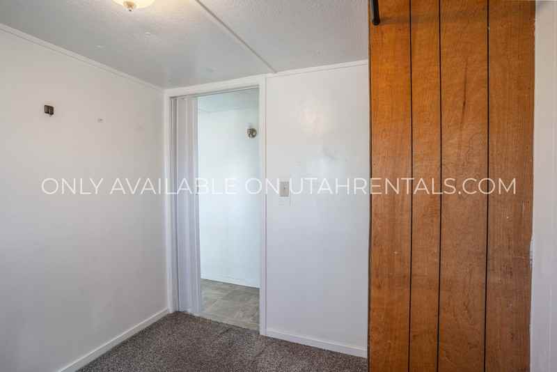 440 W Main St #5 - Photo 6 of 18