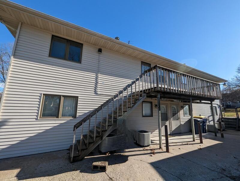 223 Carson St - Photo 3 of 16