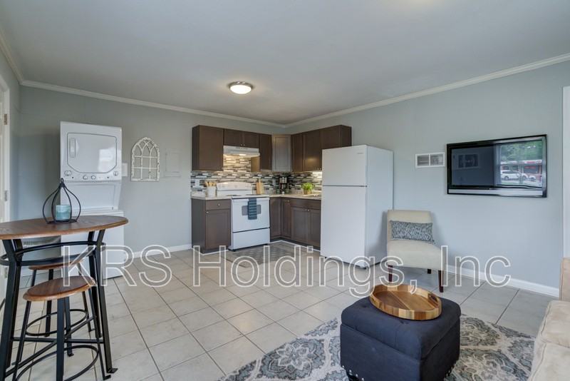 4155 Richmond Hwy #4155 - Photo 3 of 9