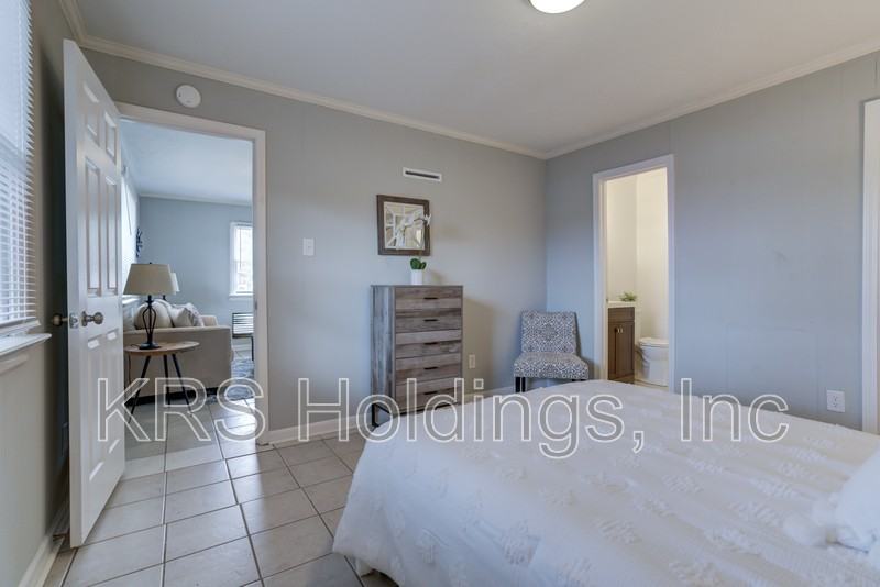 4155 Richmond Hwy #4155 - Photo 5 of 9