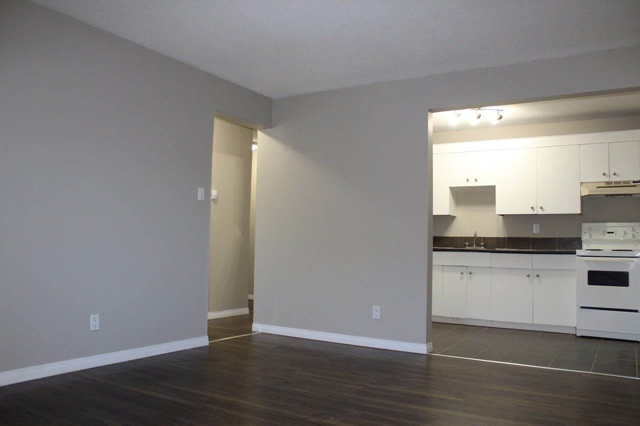 Byron Apartments - Photo 3 of 12