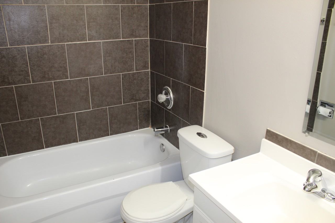 Byron Apartments - Photo 6 of 12