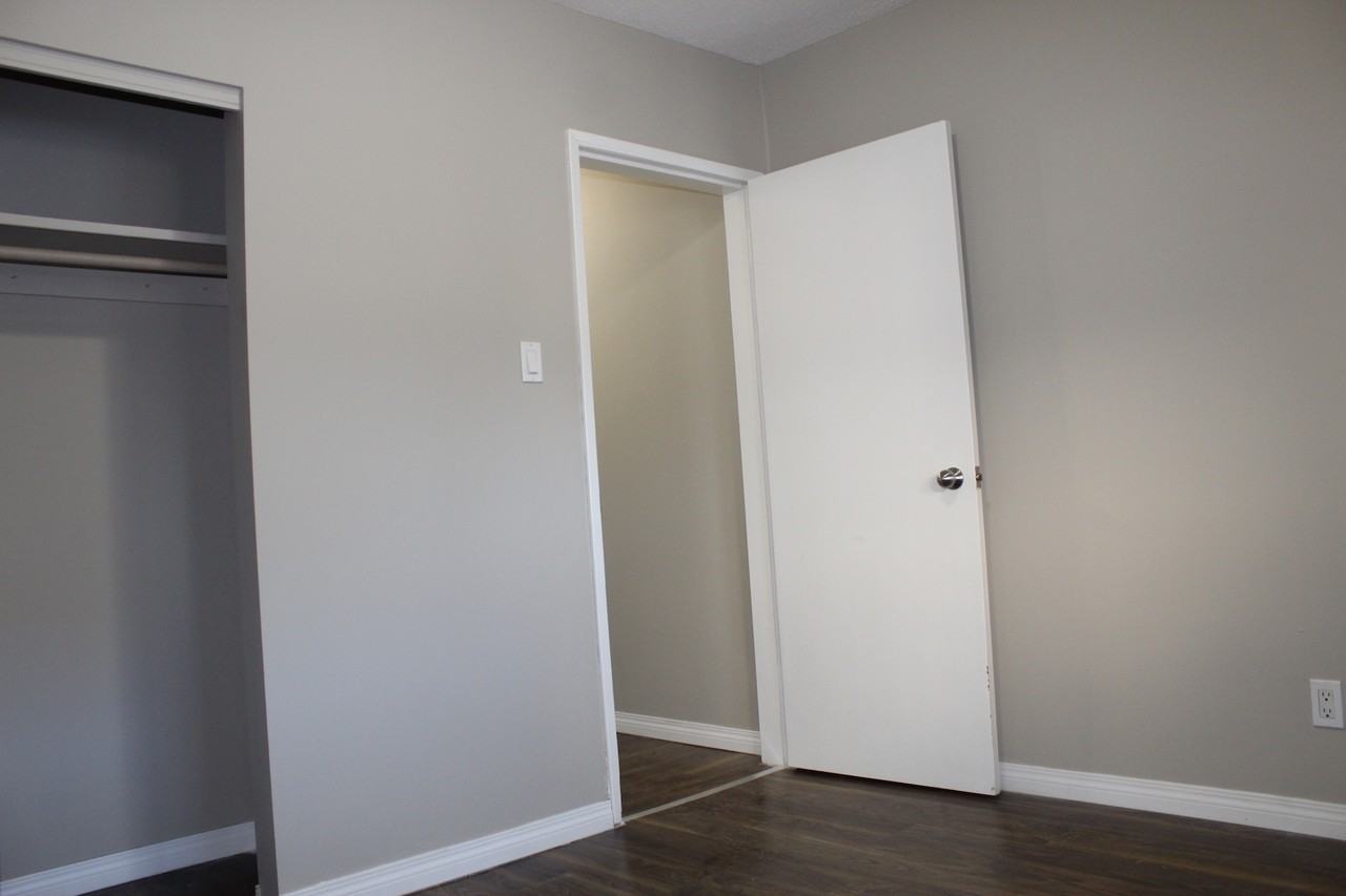 Byron Apartments - Photo 7 of 12