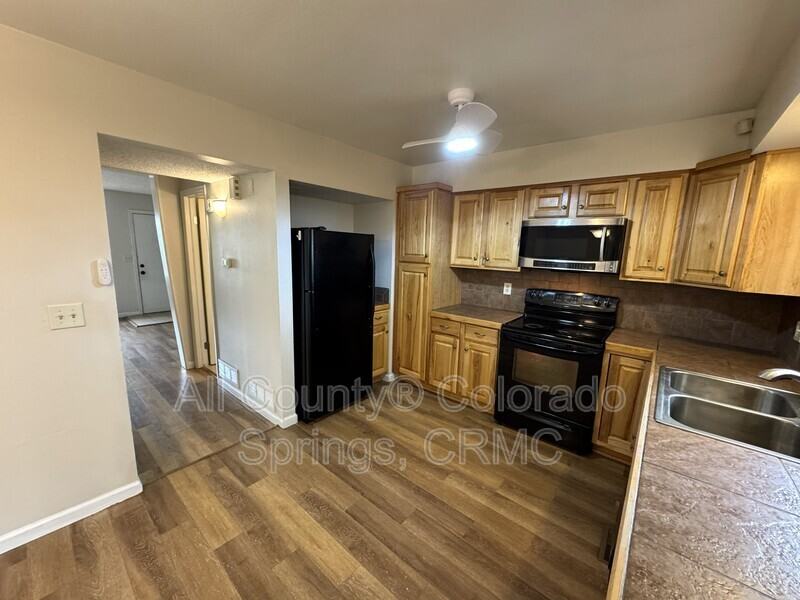 1138 Delaware Dr - Photo 6 of 27