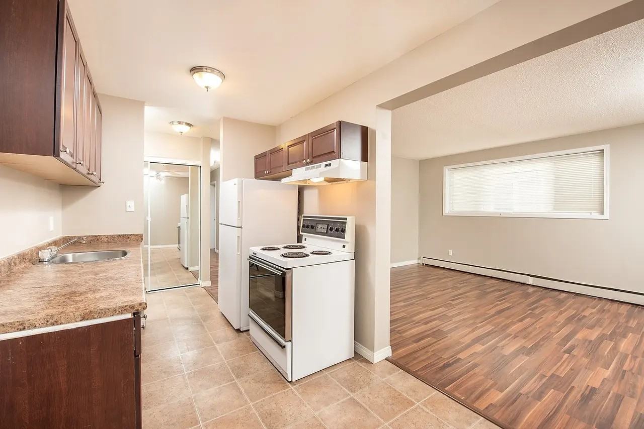 Inglewood 124 Apartments - Photo 3 of 15
