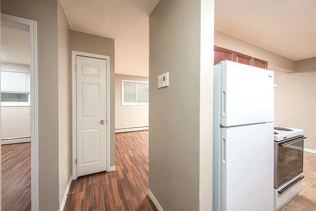Inglewood 124 Apartments - Photo 7 of 15