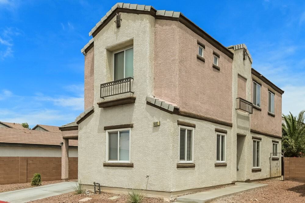 6002 Aripeka St - Photo 4 of 17