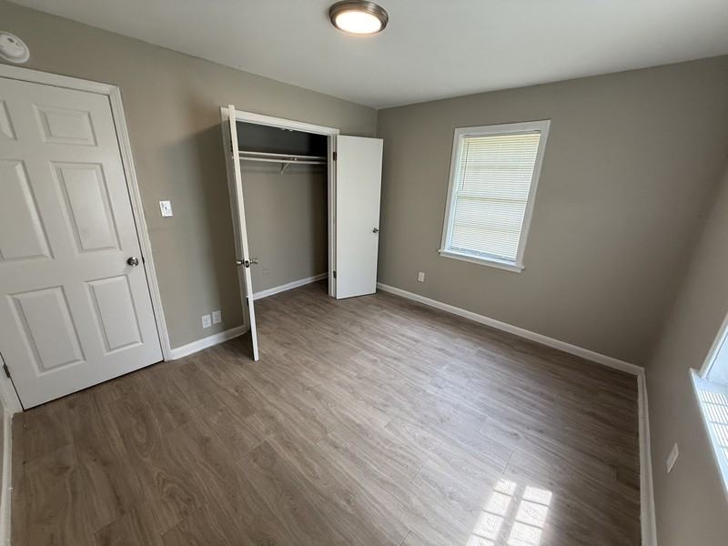1351 Austin St - Photo 4 of 13