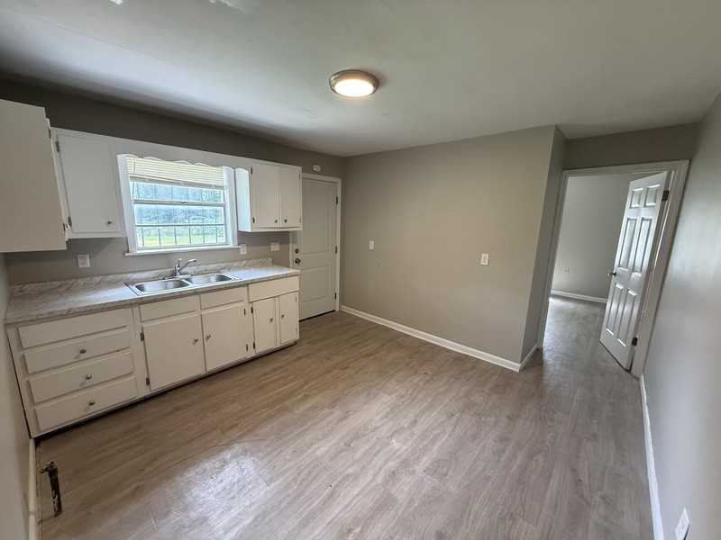 1351 Austin St - Photo 6 of 13