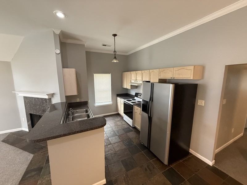 6843 Wrigley Dr - Photo 4 of 24