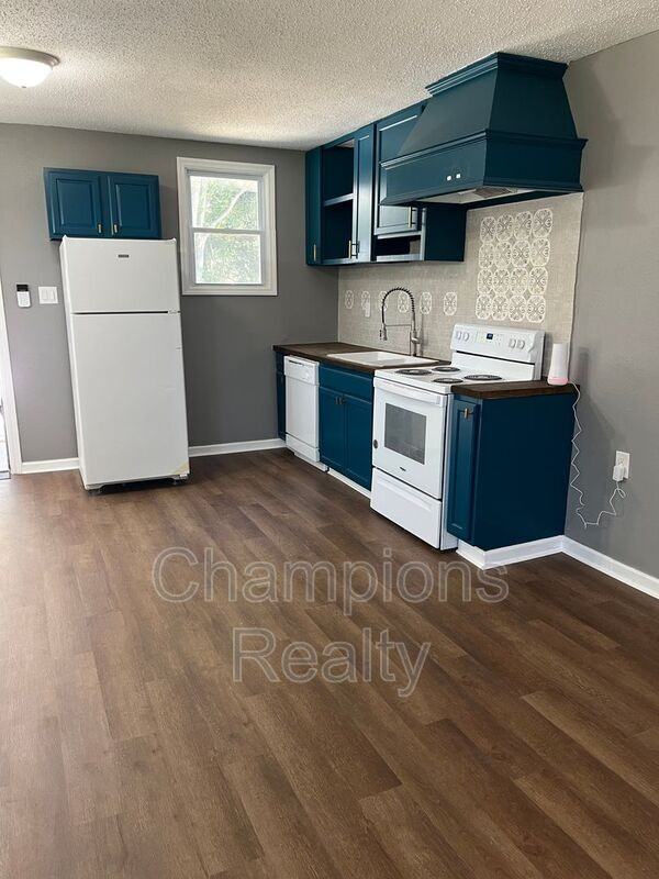 2603 Garden Dr #A - Photo 3 of 9