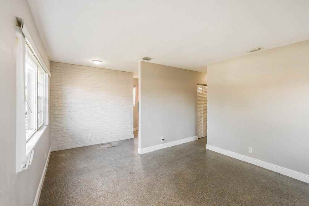 2218 Farragut St - Photo 4 of 16