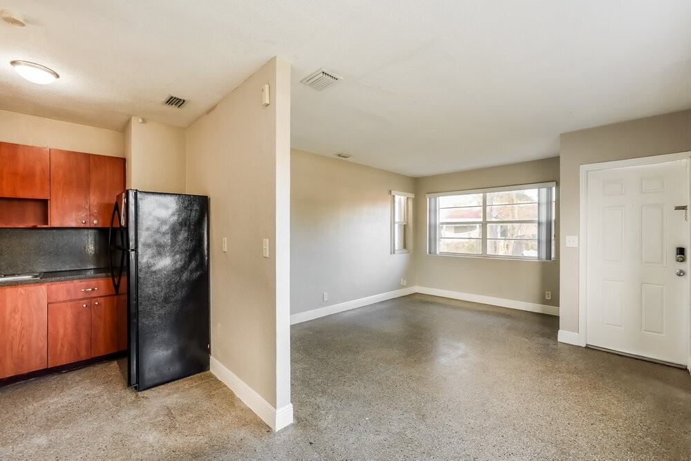 2218 Farragut St - Photo 6 of 16