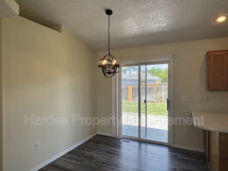 10764 W Goldenrod Ave - Photo 6 of 20