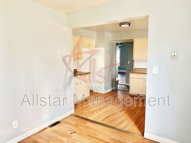 1374 E 94th St - Photo 3 of 26