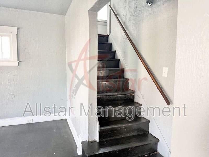 1374 E 94th St - Photo 4 of 26