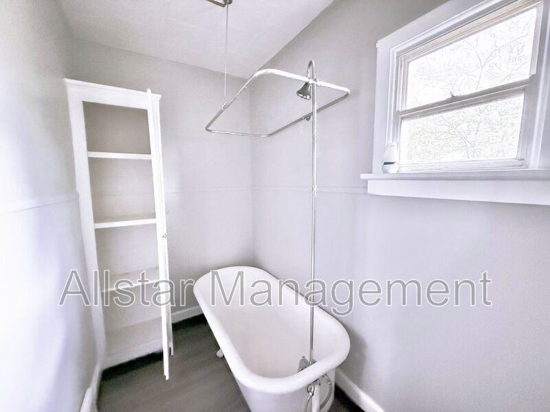 6714 Worley Ave - Photo 3 of 32
