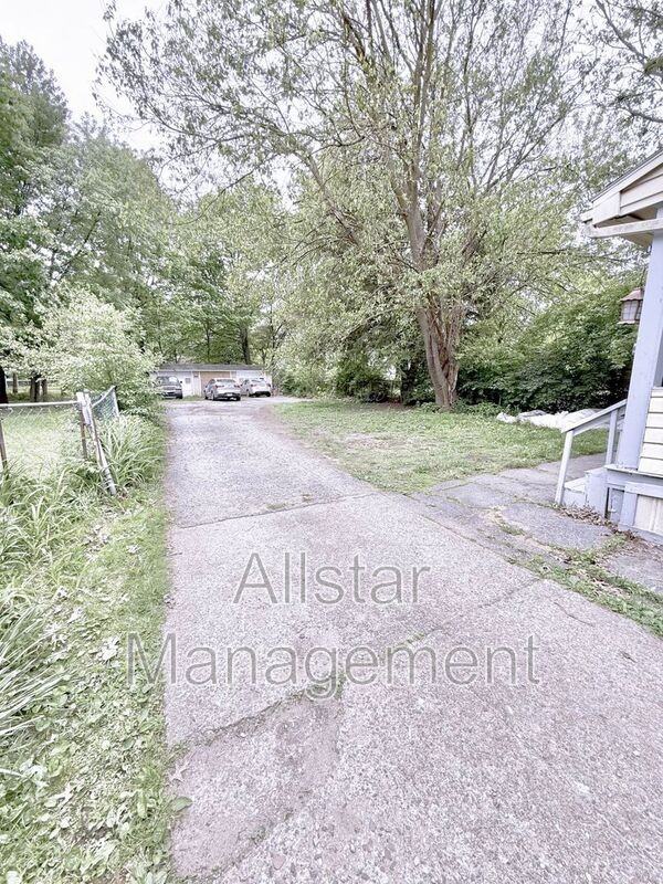 6714 Worley Ave - Photo 6 of 32