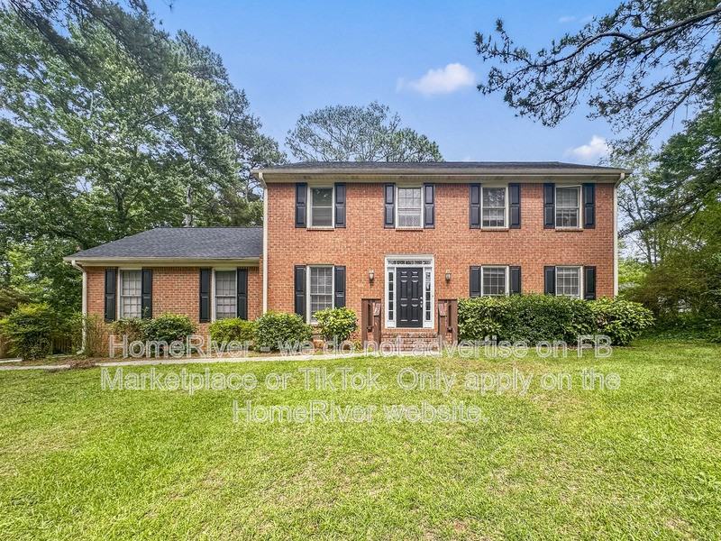 561 Chatham Trl