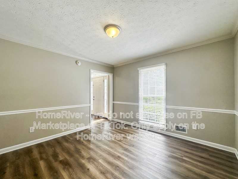 561 Chatham Trl - Photo 7 of 27
