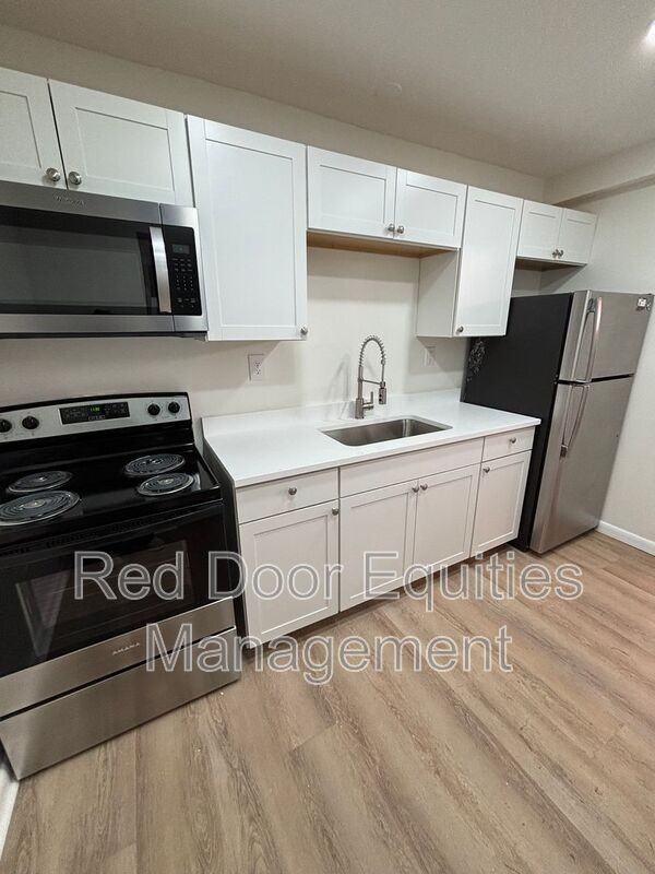 123 W Walnut St #D - Photo 2 of 9