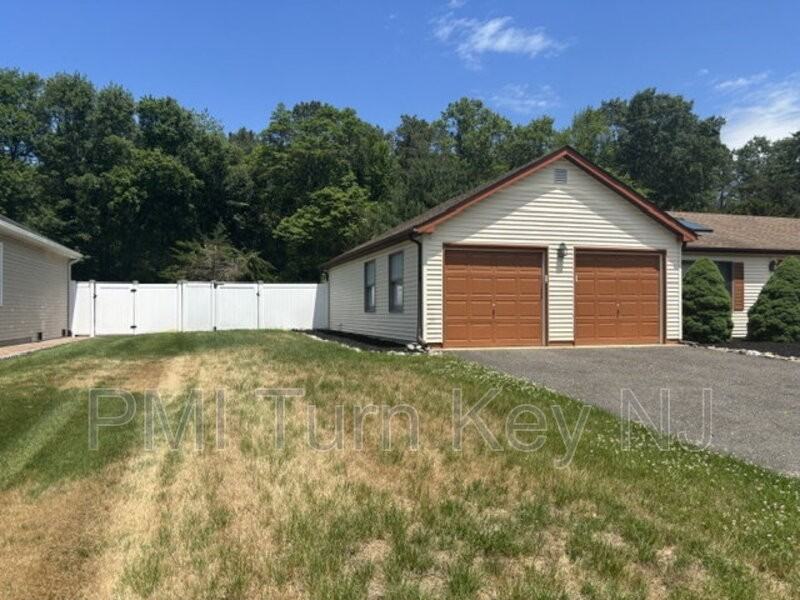 103 Leanne Dr - Photo 3 of 31