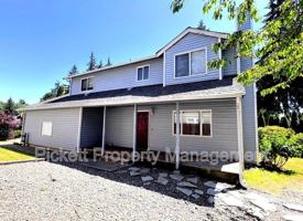 featured image of 600 Ne Flagstone Ln