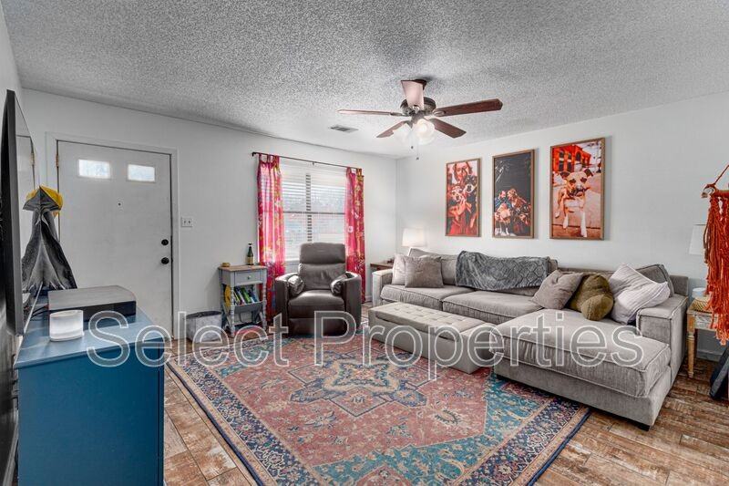 1116 W Nettleton Ave - Photo 2 of 7