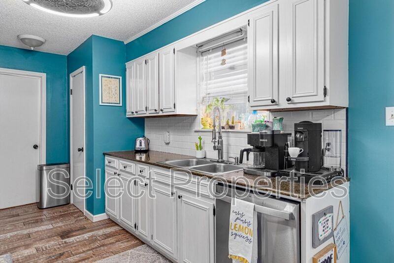1116 W Nettleton Ave - Photo 4 of 7