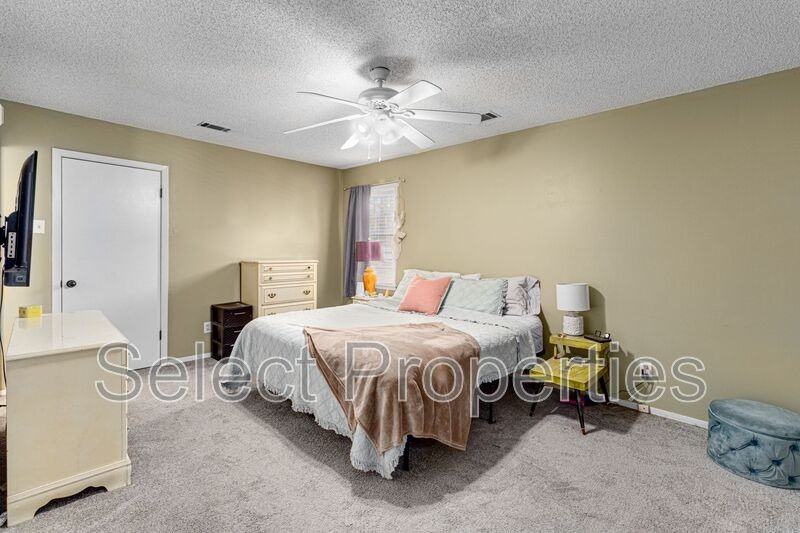 1116 W Nettleton Ave - Photo 5 of 7
