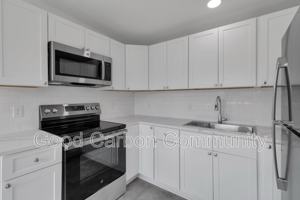 featured image of 211 Summer St #2
