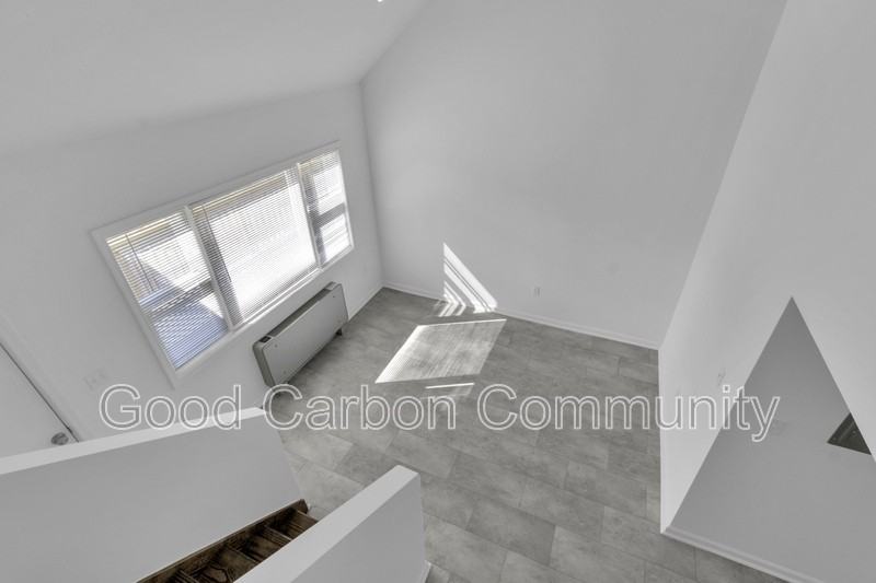 211 Summer St #4 - Photo 5 of 13
