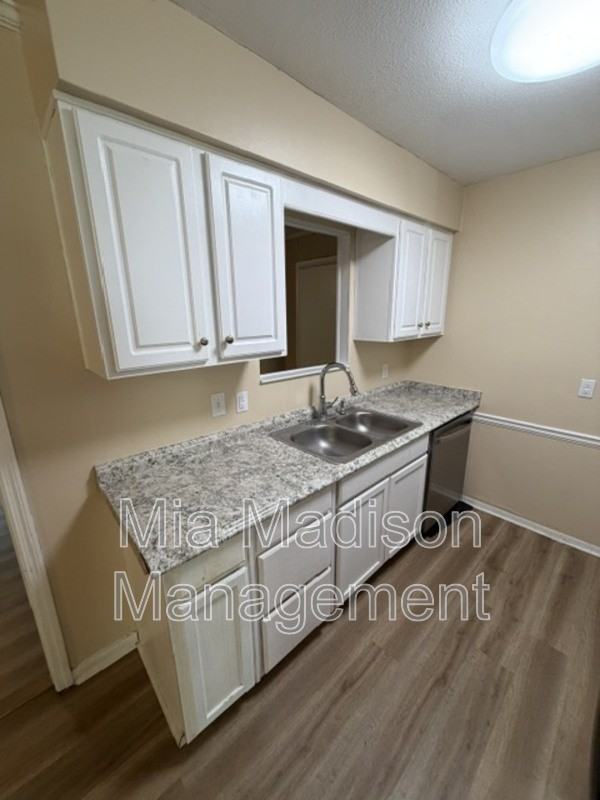 9406 Dunwoody Dr - Photo 5 of 23