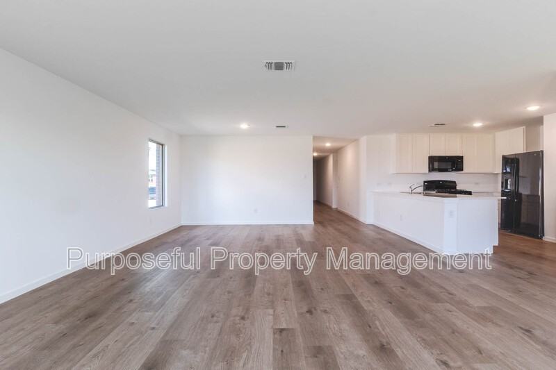 9609 Nw 123rd St - Photo 4 of 25