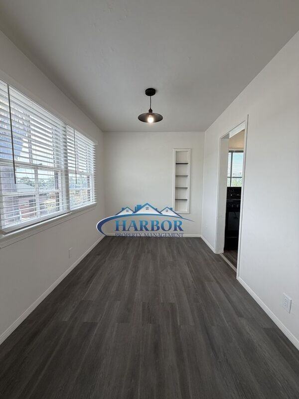 904 Sartori Ave #4 - Photo 3 of 8