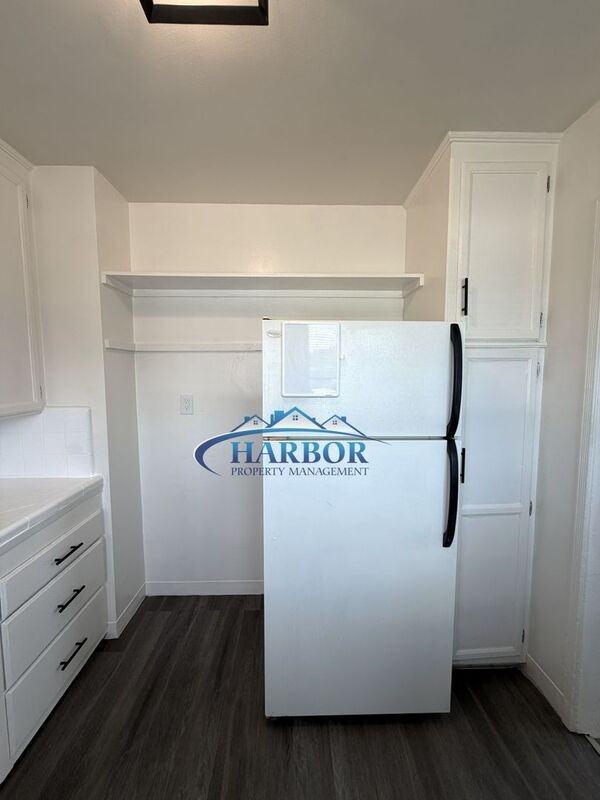 904 Sartori Ave #4 - Photo 5 of 8