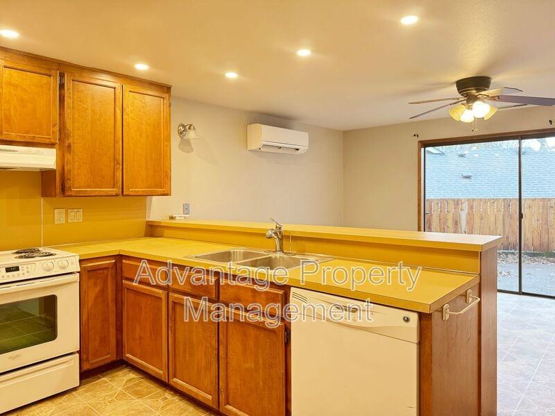 3275 Nw Twinberry St - Photo 3 of 16