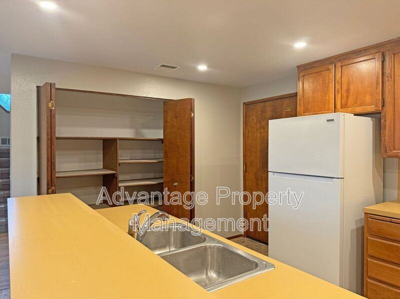 3275 Nw Twinberry St - Photo 4 of 16