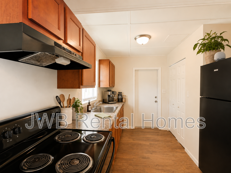 3515 Dignan St - Photo 4 of 15